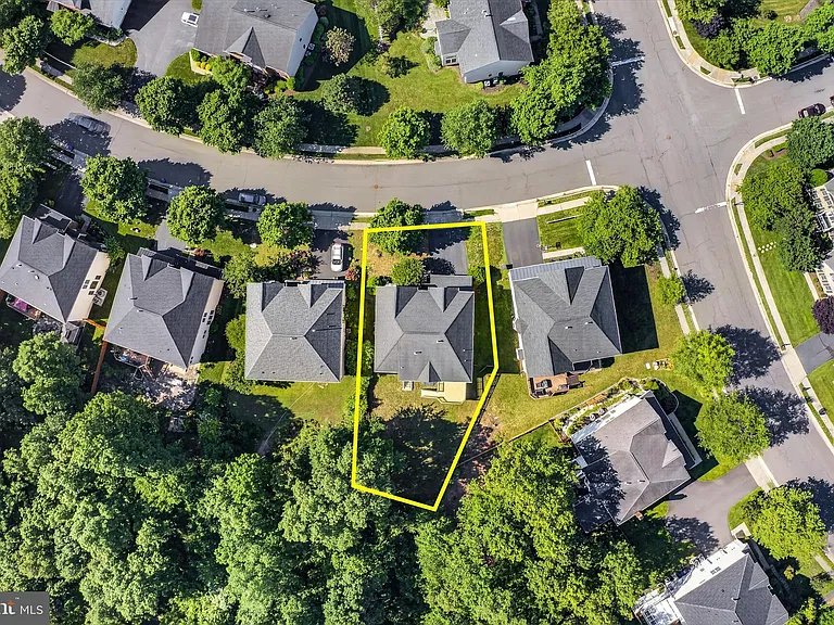 25670 S Village Dr — Photo 3