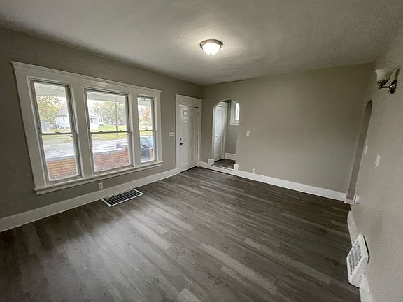 4th image of 1733-1737 Long Ave