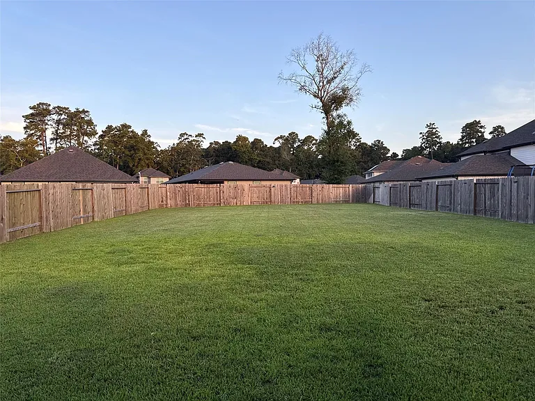 14226 Lake Lodge Dr — Photo 23