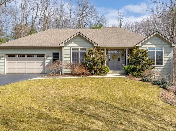 23 Helen Dr, Southampton, MA 01073