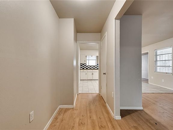 5th image of 8454 Campanella Dr