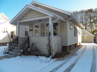 857 N 12th St, Manitowoc, WI 54220