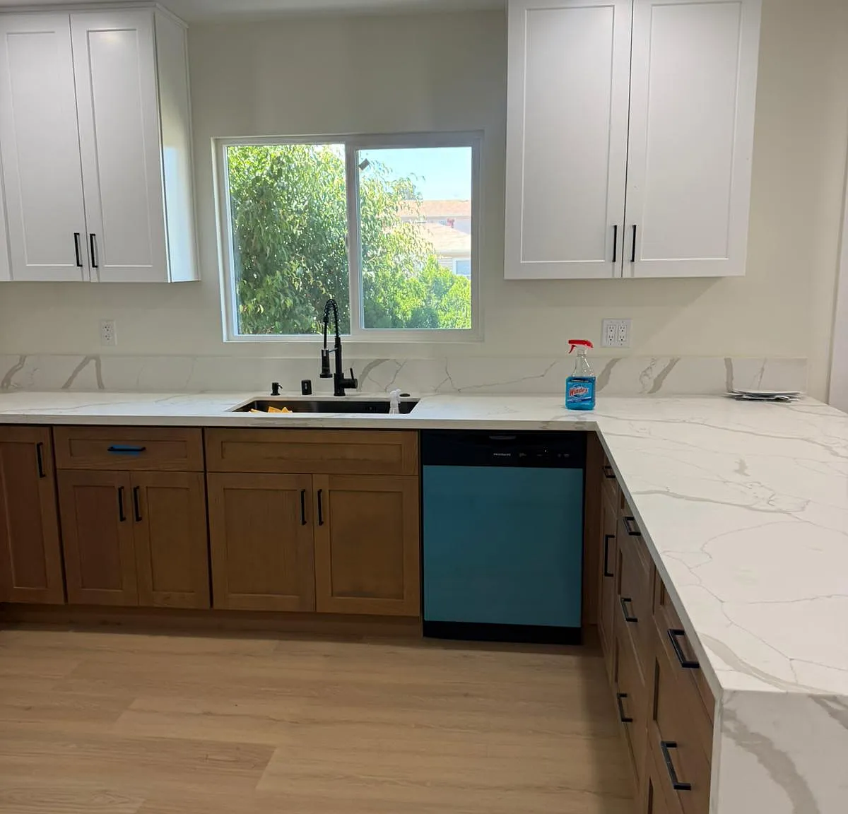 2 bed, 1000 sqft, $4,700 — Photo 2