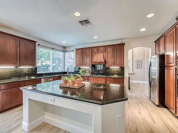 4th image of 3876 Meadow Wood Dr