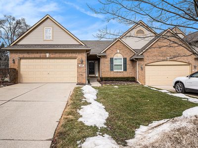 1351 Waverly Dr, White Lake, MI, 48386