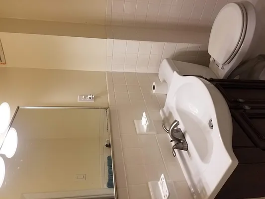 Rented by Max & Associates Realty Corp | media 10