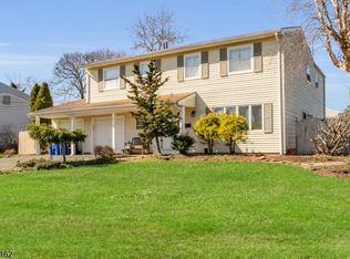 2 King Rd, Somerset, NJ 08873