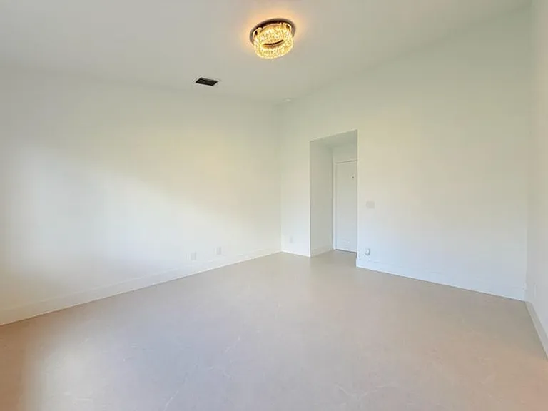 20841 NW 1st St — Photo 21