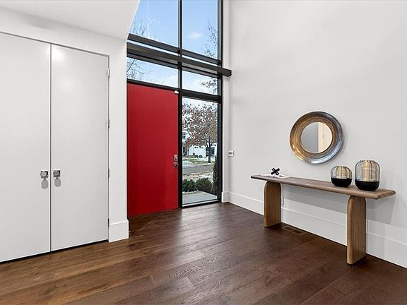 4th image of 3906 W 69th St