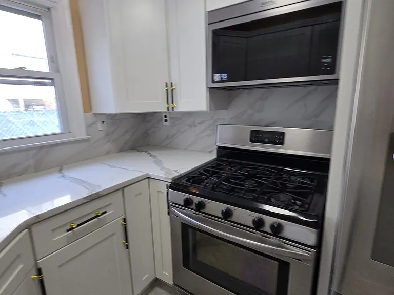 74 Caswell Ave #1 — Photo 17