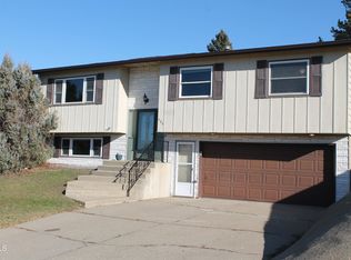 606 5th Ave NW, Mandan, ND 58554