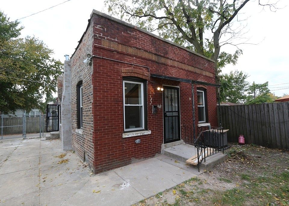 1st image of 549 E 91st St
