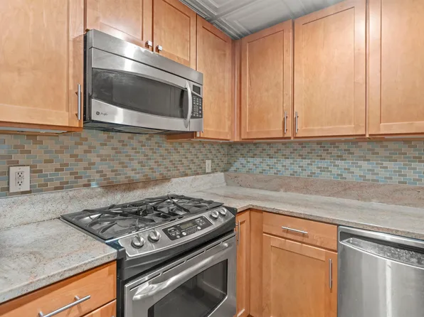 187 Wayne Street image 4 of 50