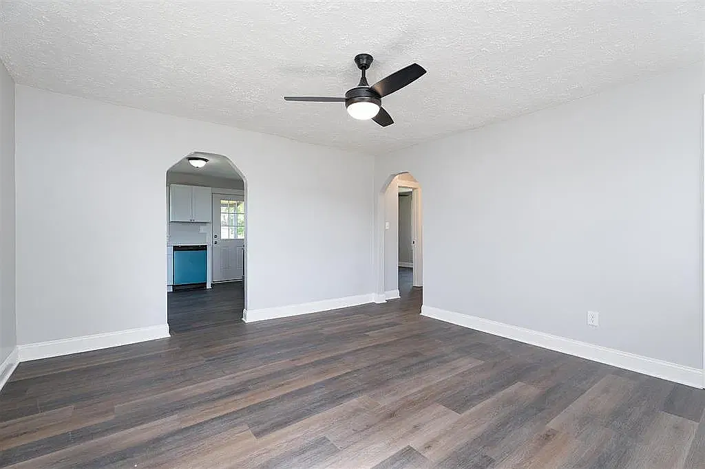 2 bed, 784 sqft, $1,195 — Photo 4