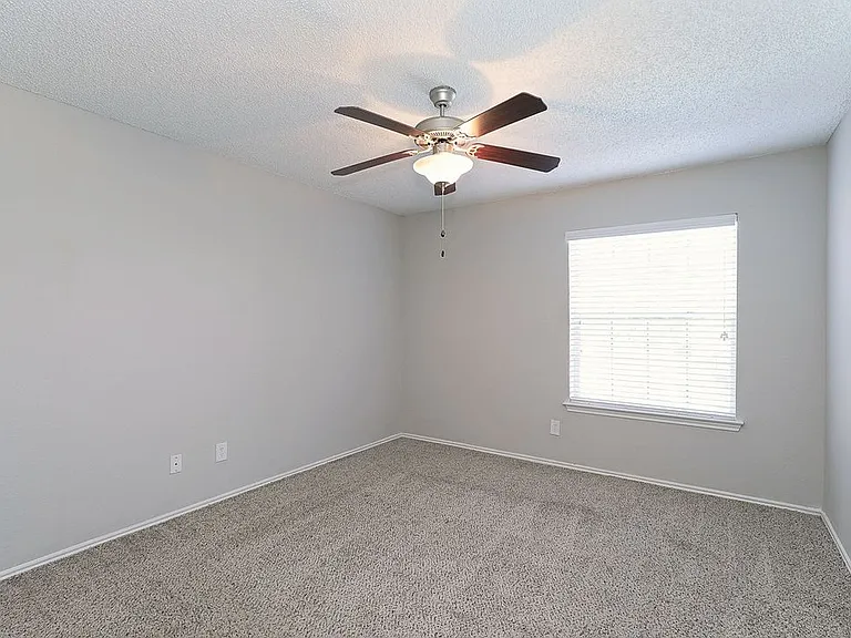 City Crest Apartments — Photo 50