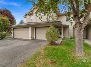 5852 N Cobbler Ln, Garden City, ID 83703