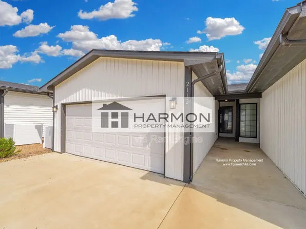 2160 S Thatcher Ct, Wichita, KS 67207