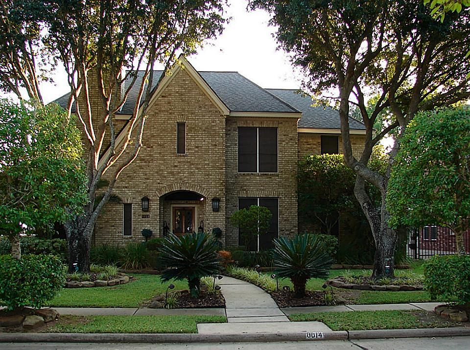Stunning Two Story Home with a Swimming Pool located in sought after New Territory zoned to FBISD!