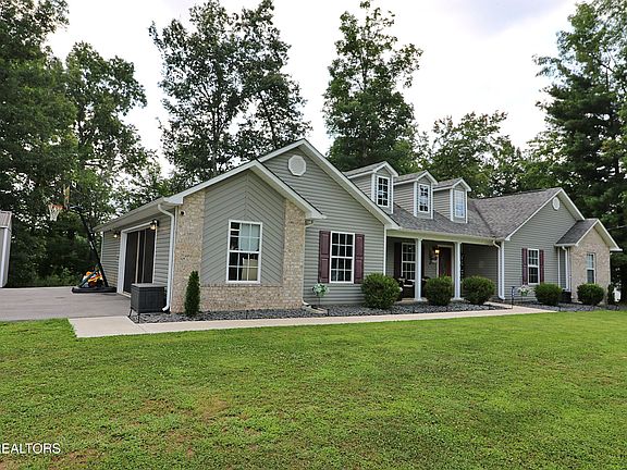 3rd image of 175 Logan Ln