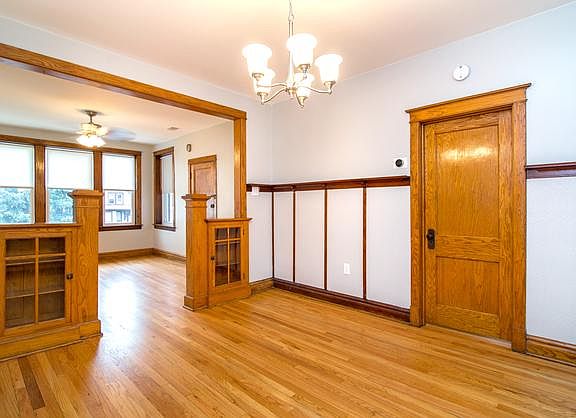 4th image of 4515 S Richmond St #2