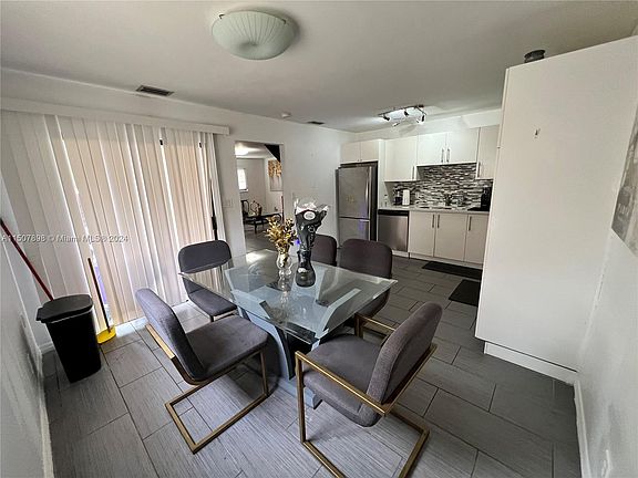 5th image of 101 San Remo Blvd #101