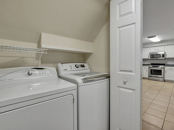 5th image of 2801 Chancellorsville Dr APT 137