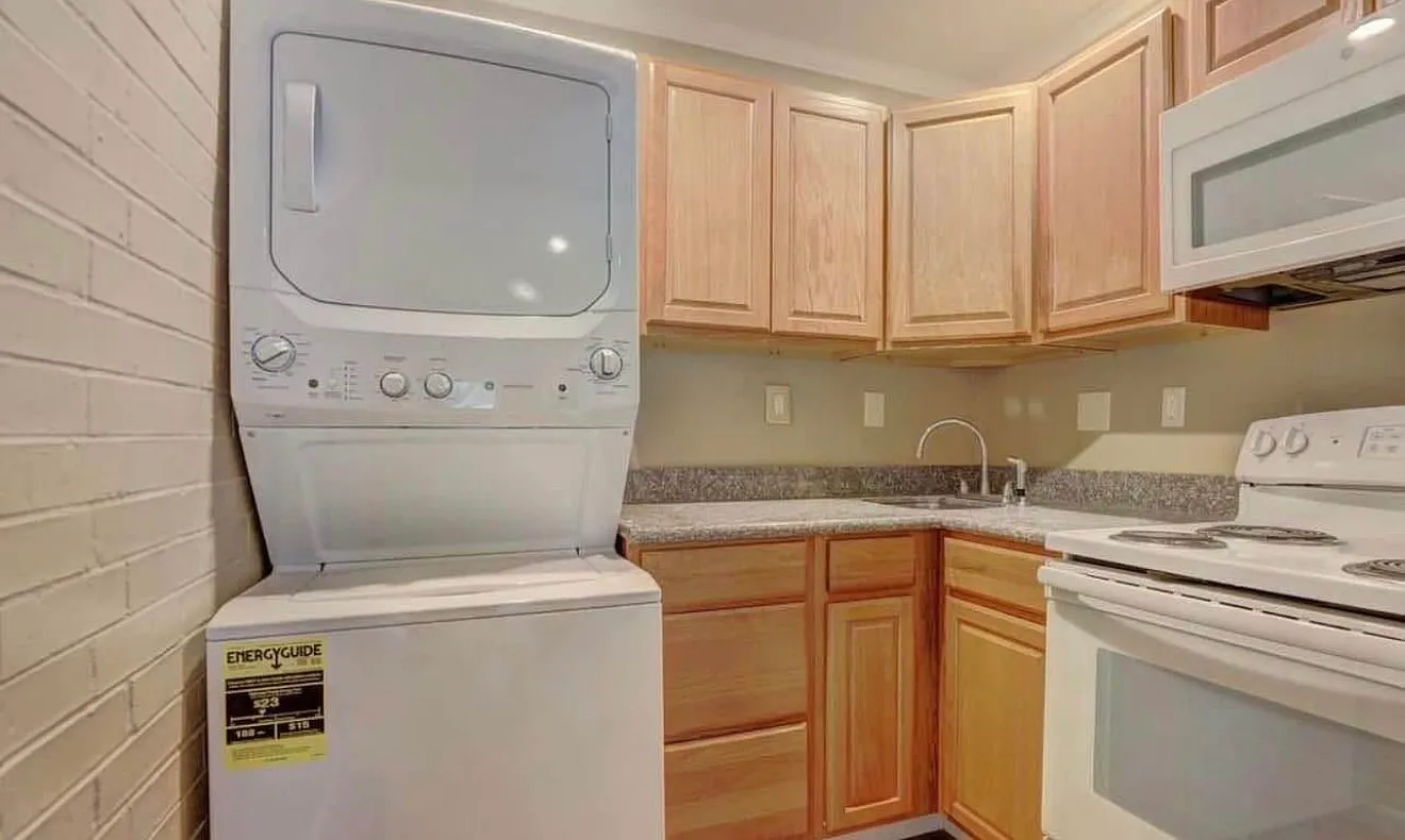 Studio, $720 — Photo 4