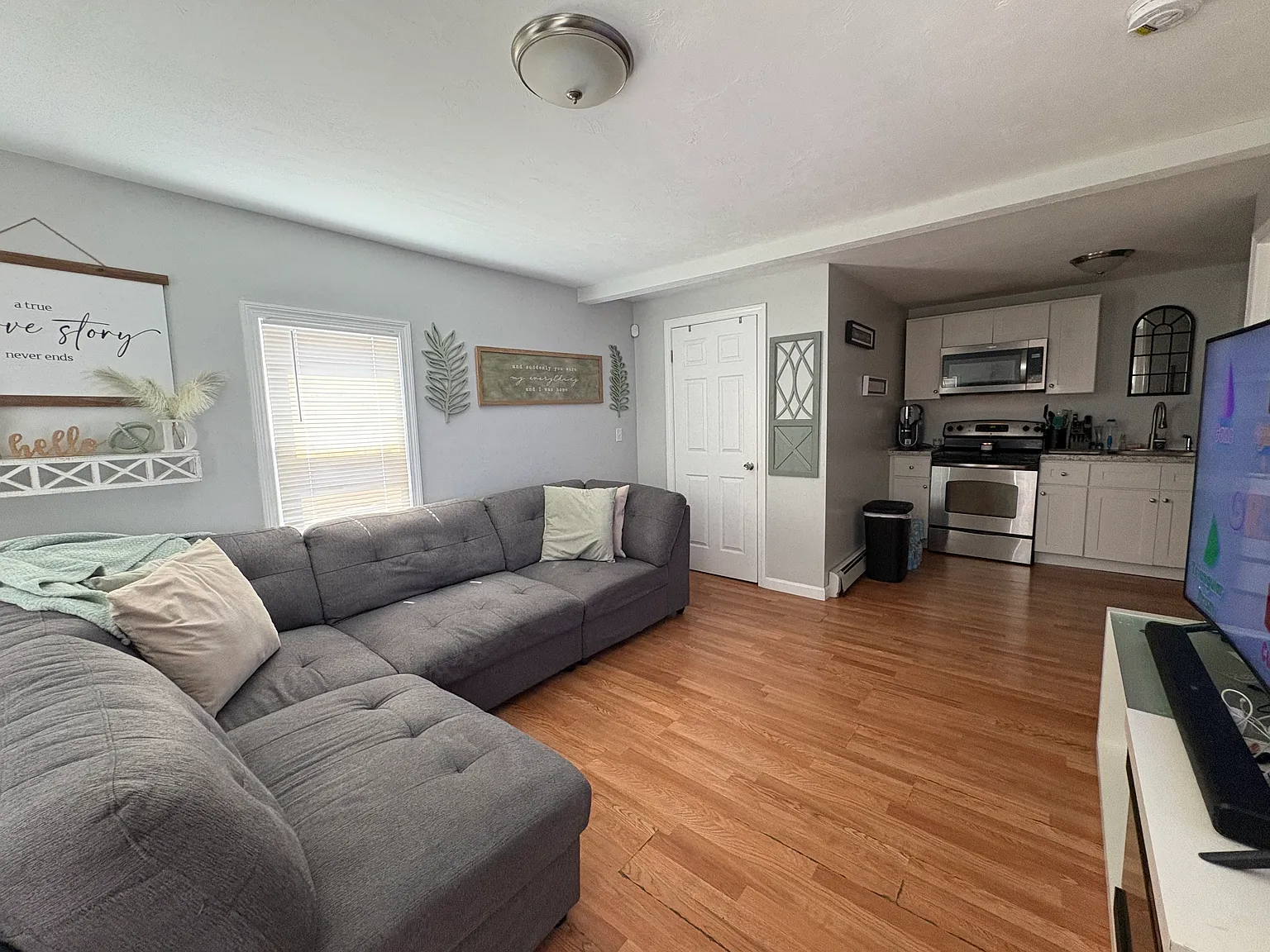 2 bed, $1,900 — Photo 4