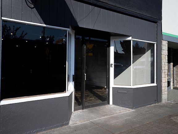 3rd image of 5222 S Tacoma Way