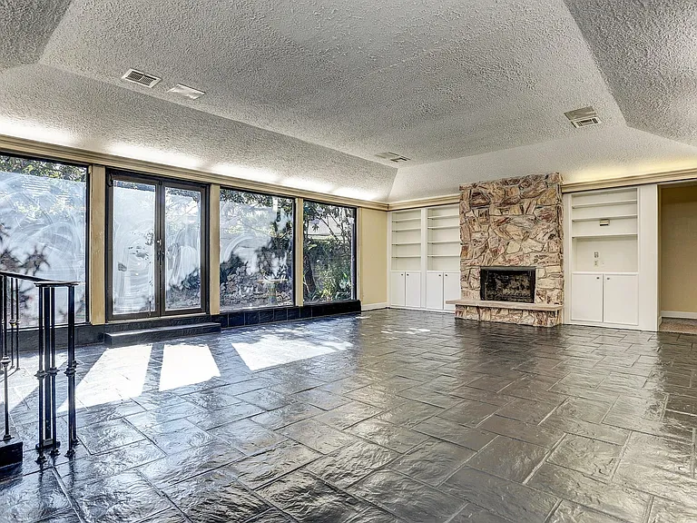 5203 Braesvalley Dr — Photo 5