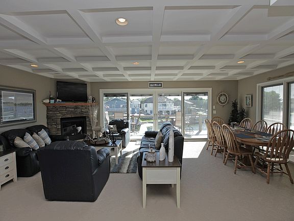 3rd image of 15808 Tradewind Dr