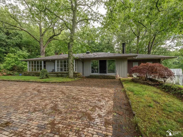 4030 Section Rd, Lambertville, MI 48144