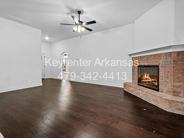 5907 NW Hancock St — Photo 8