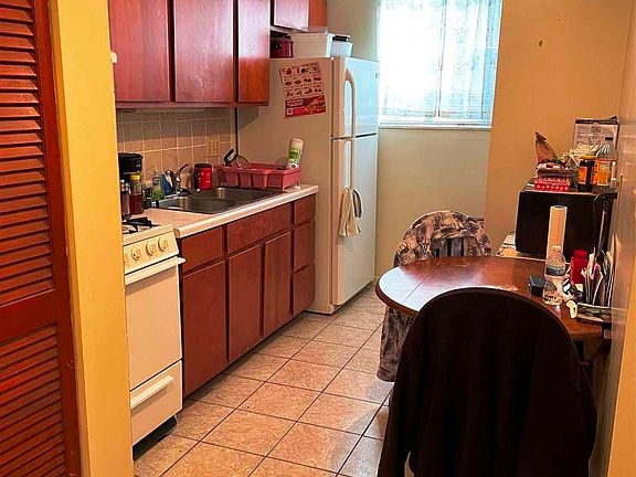 4th image of 1708 Woodside Ave