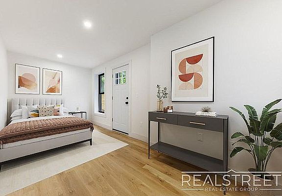 4th image of 246 Vernon Ave #1B