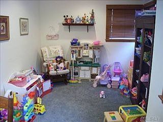 4th image of 4 Cedar Dr E