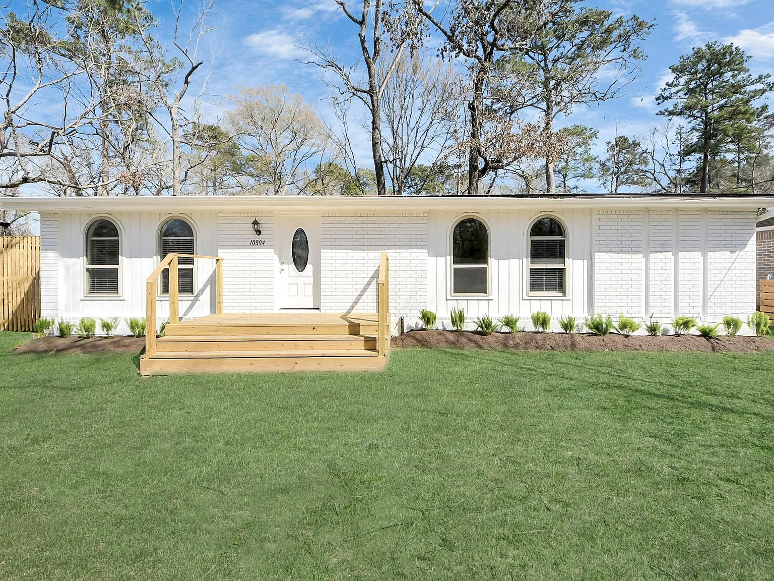 3 bed, 2.0 bath, 1250 sqft, $1,800 — Photo 2