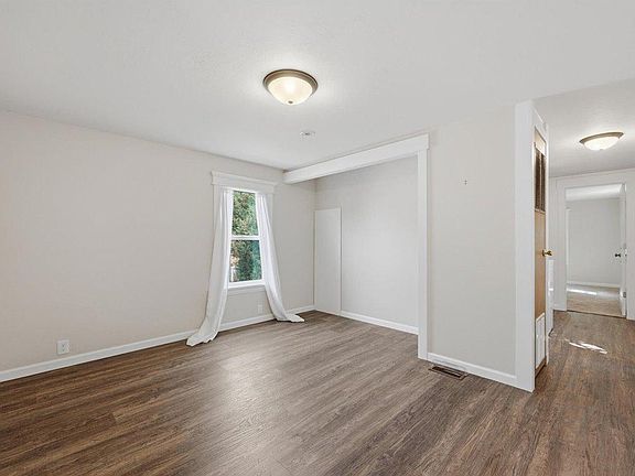 5th image of 1601 N College Ave #220