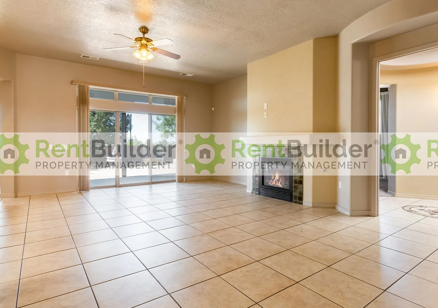 Former Parade of Homes Award Winner! — Photo 4