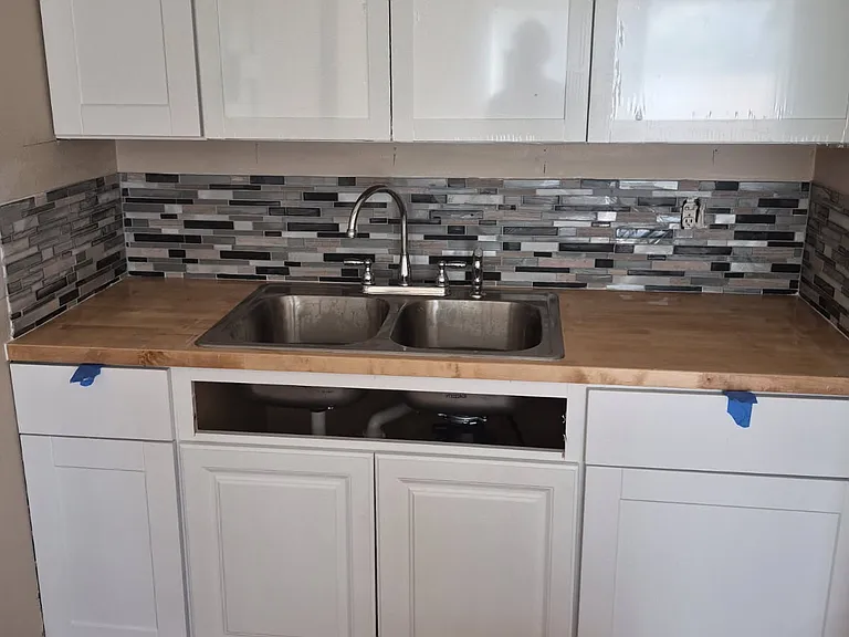 284 Highland Dr — Photo 3