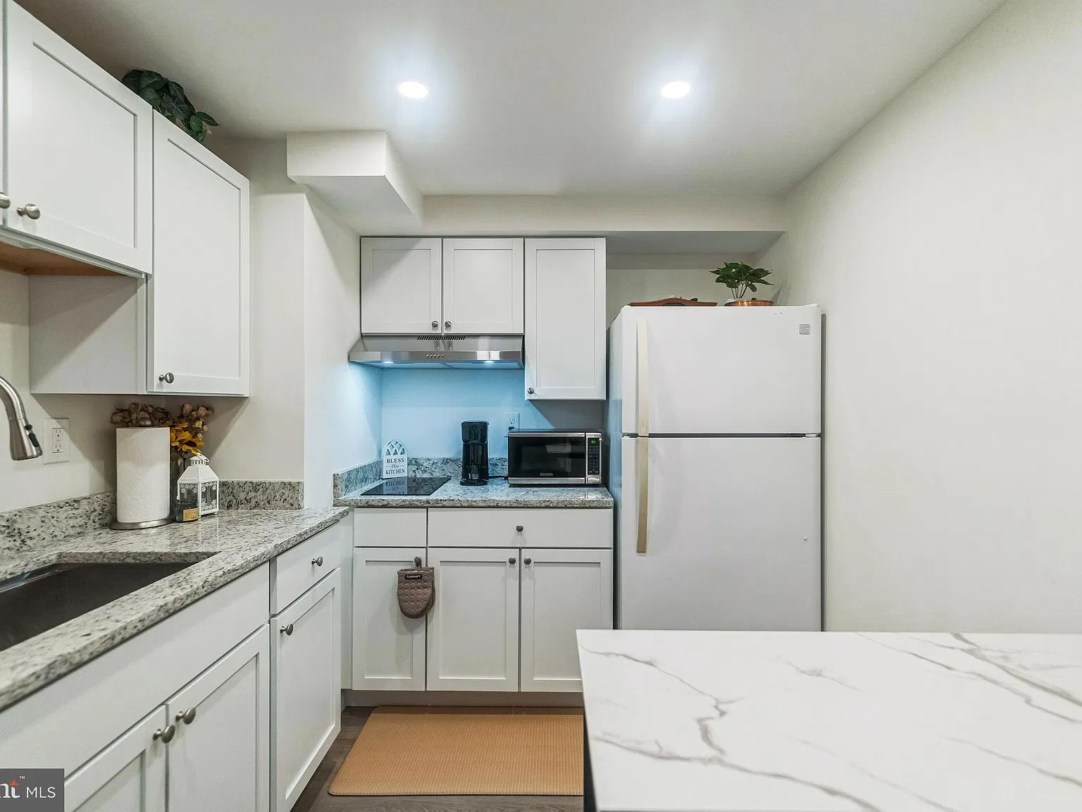 2 bed, $1,800 — Photo 4
