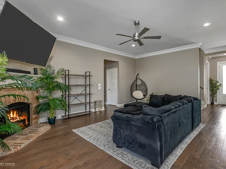 604 Labarre Ln — Photo 7