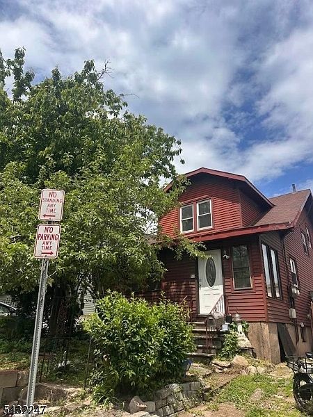 1st image of 852 Paulison Ave