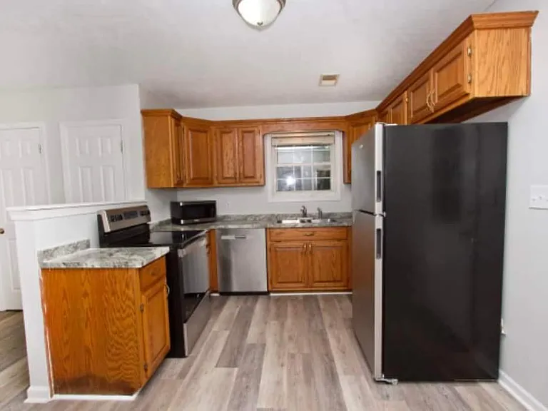 216 Sycamore St #B — Photo 11
