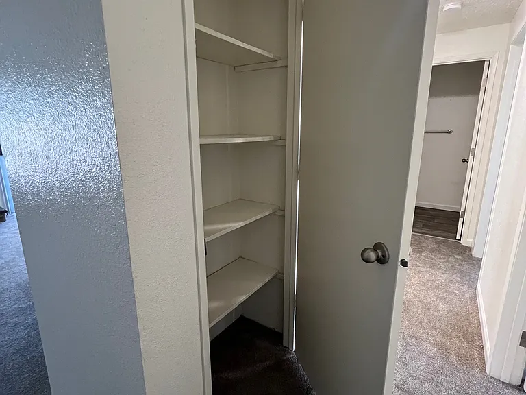 Sunset Ridge Apartments — Photo 30