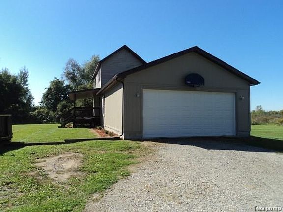 5th image of 8070 Vincent Rd