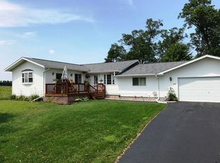 1620 Duke Ln, Crivitz, WI 54114