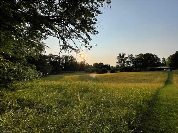 972 Us Highway 21, State Road, NC 28676