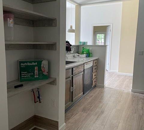 5th image of 2350 Albion Pl #2F