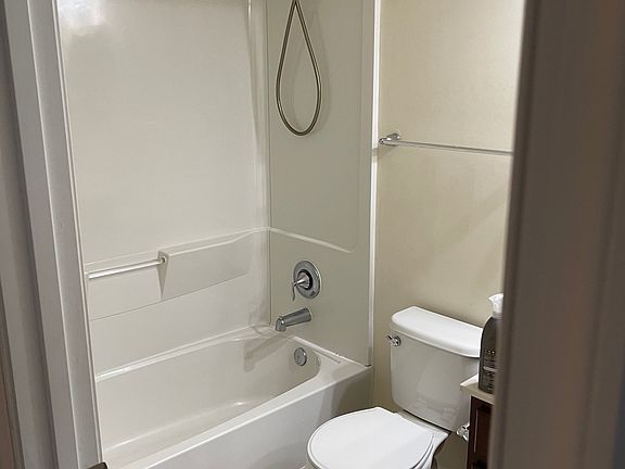 4th image of 20940 Brunswick Ln